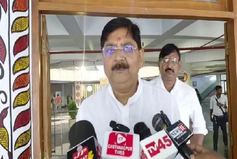 विधायक राज सिन्हा ने पुलिस कार्रवाई पर राज्य सरकार पर साधा निशाना, आपातकाल से तुलना